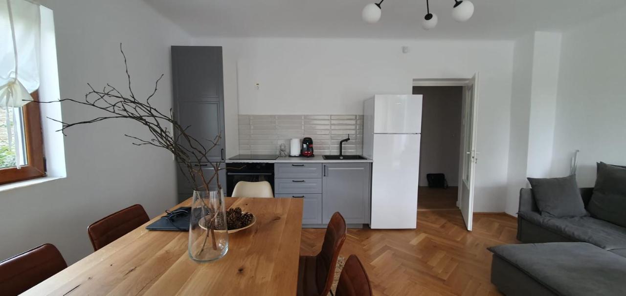 The Pines Serviced Apartments Μπρασόβ Εξωτερικό φωτογραφία