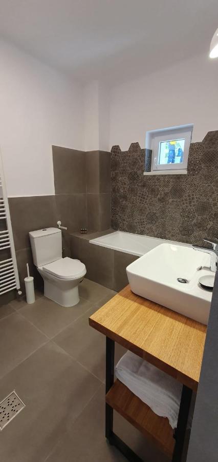 The Pines Serviced Apartments Μπρασόβ Εξωτερικό φωτογραφία