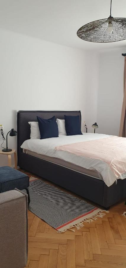 The Pines Serviced Apartments Μπρασόβ Εξωτερικό φωτογραφία