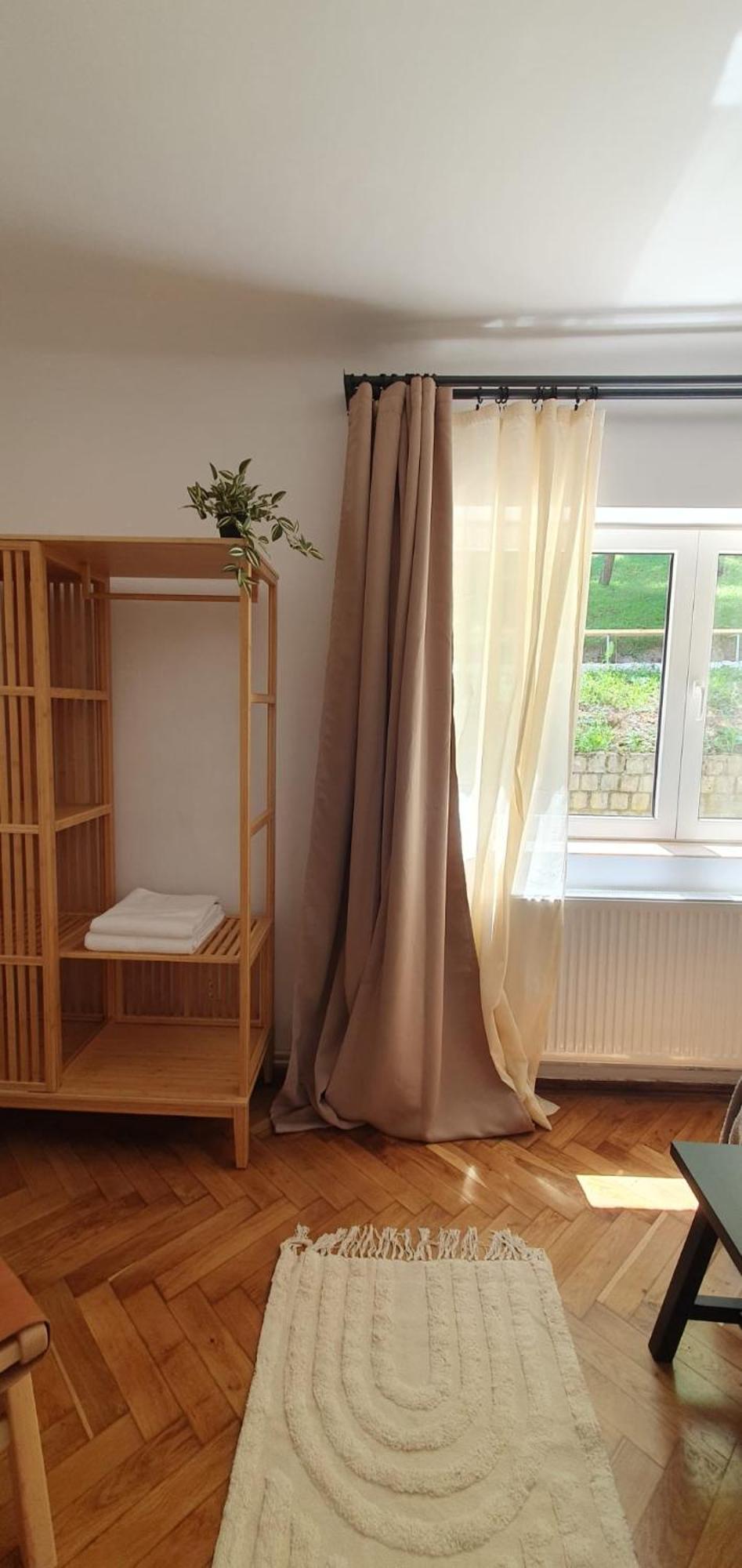 The Pines Serviced Apartments Μπρασόβ Εξωτερικό φωτογραφία